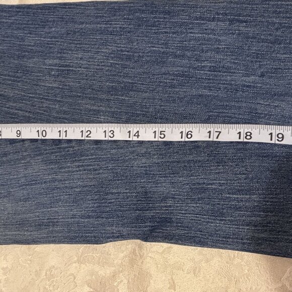 Women's Lee Platinum label denim capri.  Size 16M.  Very good condition. - Picture 8 of 8